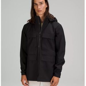 Lululemon black rain jacket size L